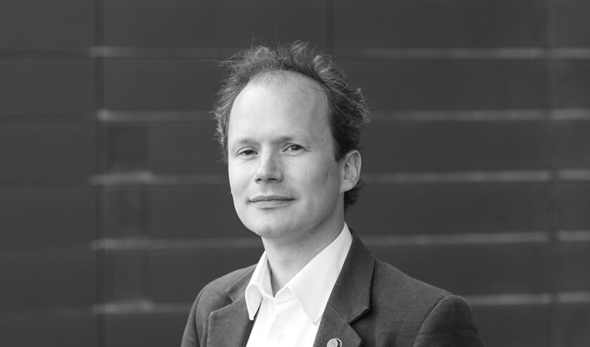 <p>Pianist Lodewijk Crommelin verzorgt deze keer het concert.</p>