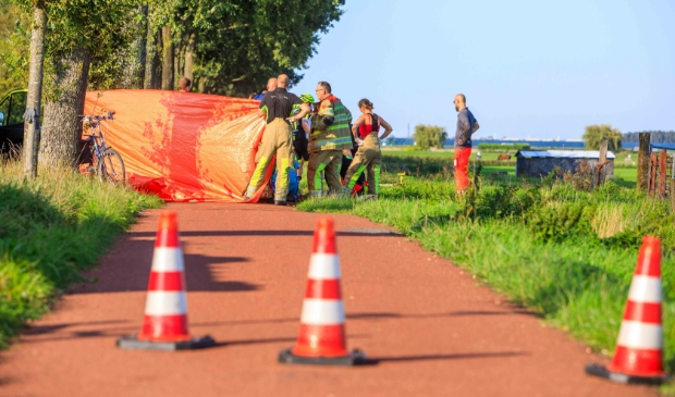 <p>De brandweer was gisteren snel ter plekke om te reanimeren, maar dat mocht niet meer baten.</p>