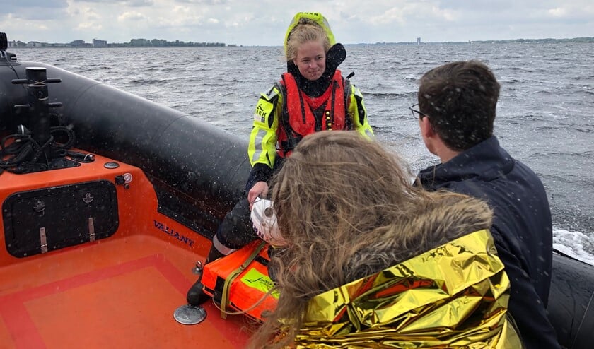 <p>Persoon onderkoeld na stranding met boot op de dijk. </p>