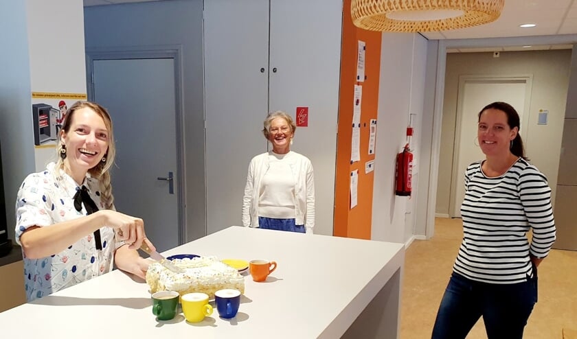 <p>Er was een taartmomentje, want de verwijzingen gaan vanaf nu digitaal en veel makkelijker.</p>
