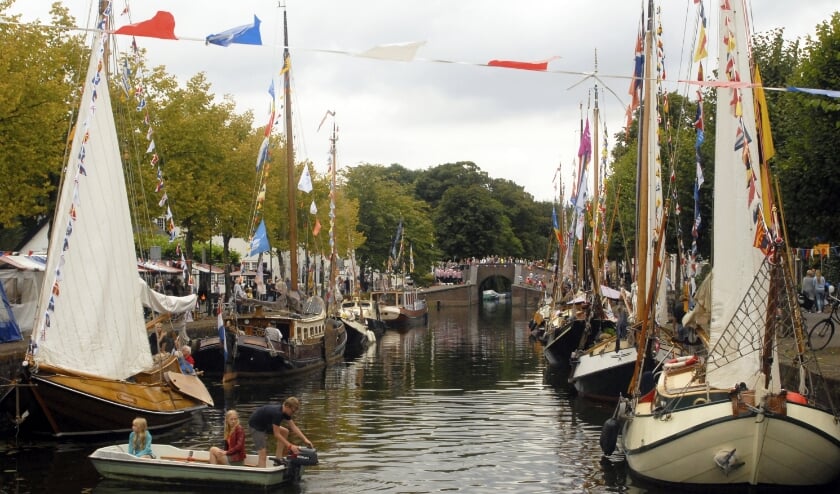 <p>De vlootschouw van de historische schepen door de Admiraal is zaterdag omstreeks 14:00 uur.</p>