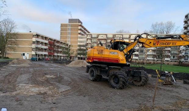 <p>Werkzaamheden voor de aanleg van de tijdelijke parkeerplaats.</p>
