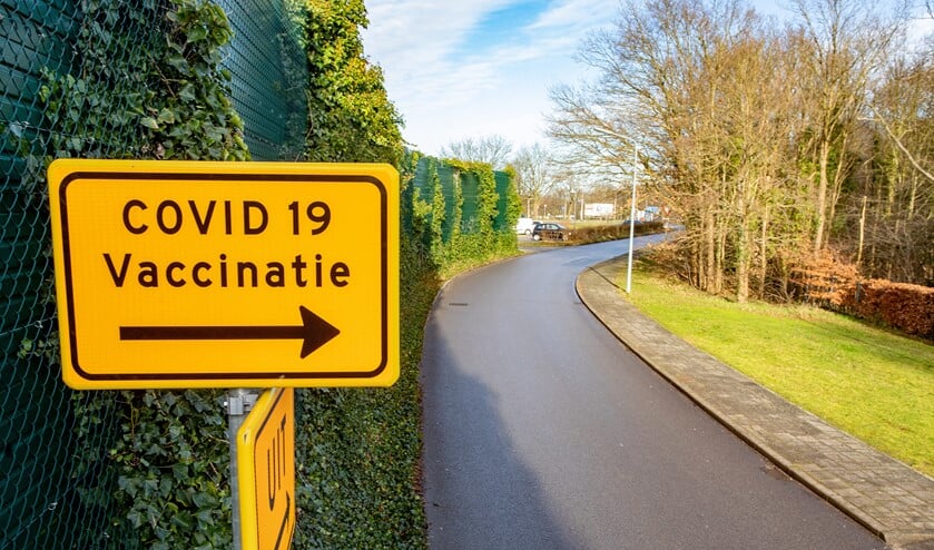 <p>De routeborden naar de regionale vaccinatielocatie van GGD Gooi en Vechtstreek zijn inmiddels ook geplaatst.</p>