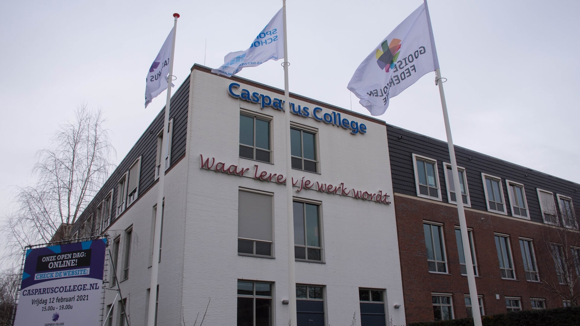 In Weesp wordt beroepsonderwijs gegeven op het Casparus College.
