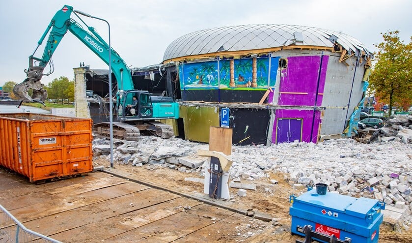 <p>De sloop van het markante gebouw Silverdome is inmiddels in volle gang.</p>