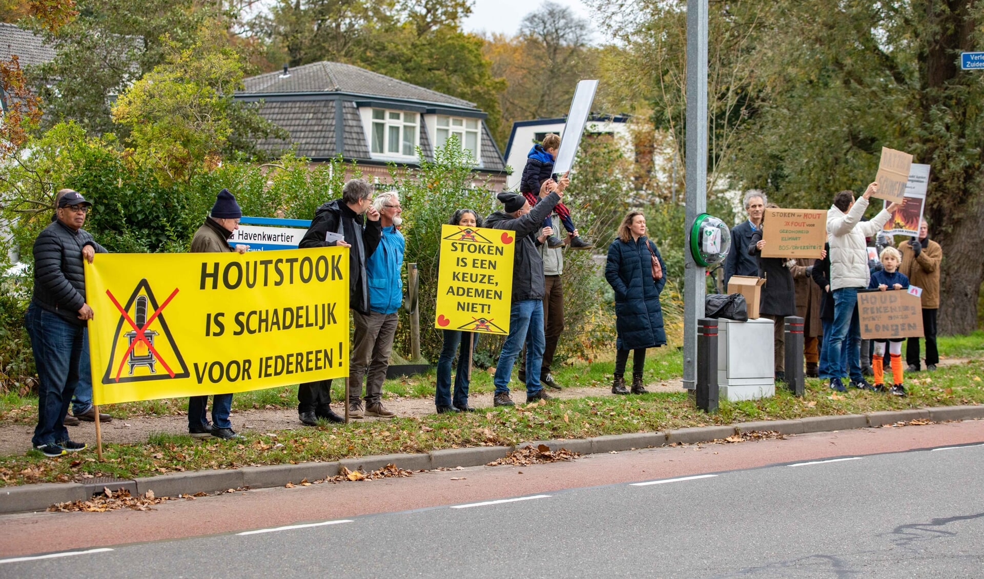 In Hilversum werd eind vorig jaar nog geprotesteerd tegen houtstook. 
