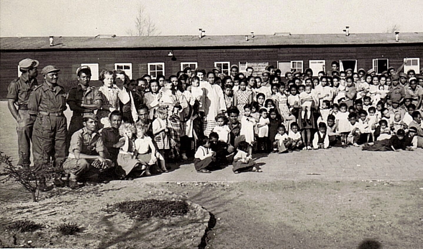 Kamp Almere in Huizen in 1951.