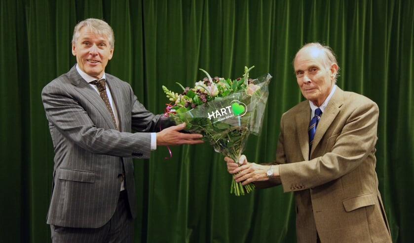 <p>Bloemen voor lijsttrekker Nico Schimmel.</p>