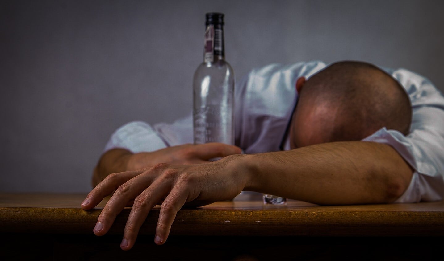 5.778 Huizers dronken in 2020 overmatig tot zwaar.