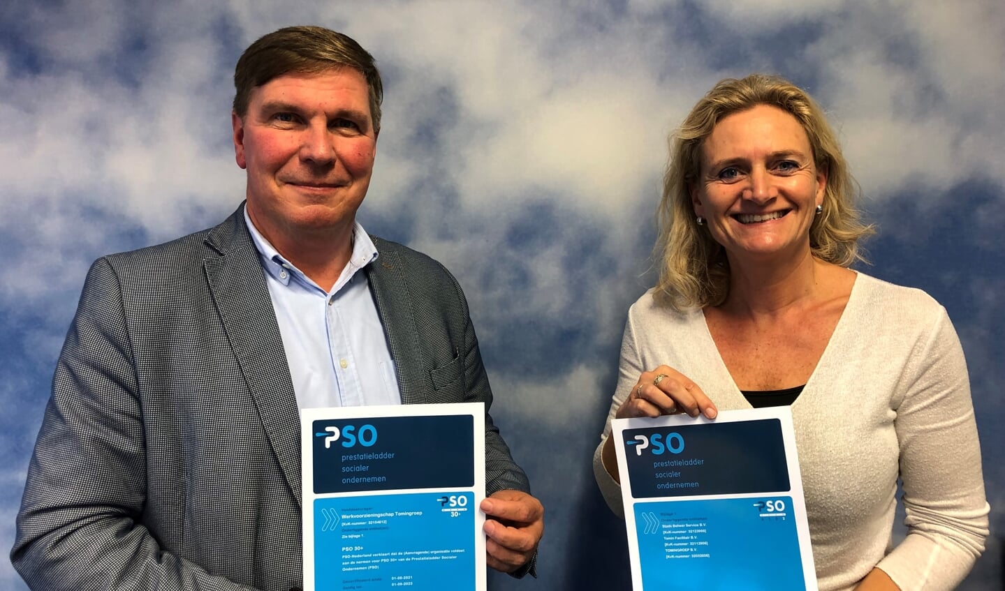 Algemeen directeur Ivo Korte en directeur P&O Francisca Moesker zijn blij met de verlenging van het certificaat.