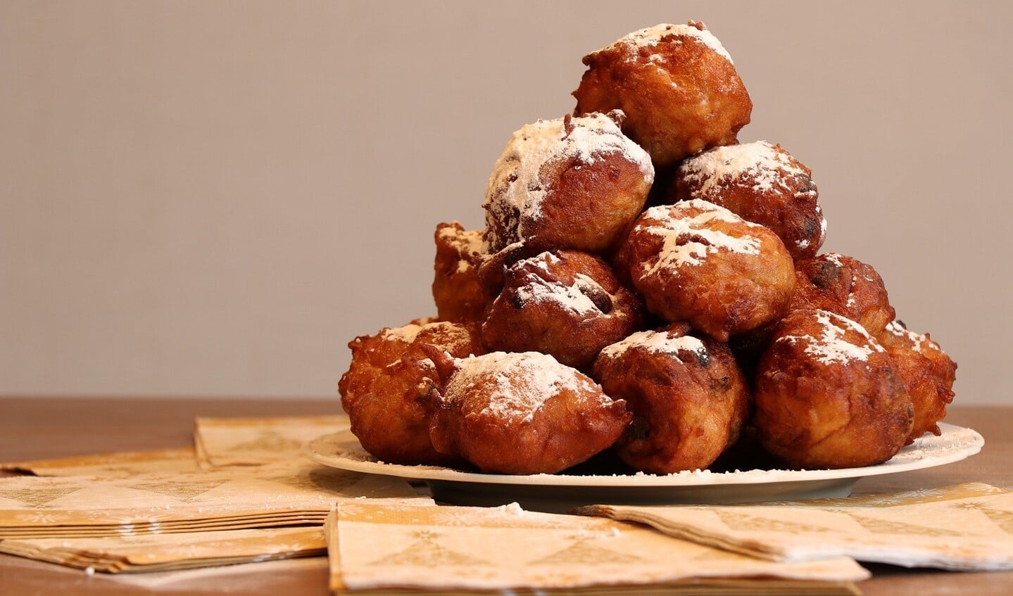 Oliebollen zijn lekker, maar denk aan waar je het frituurvet laat.