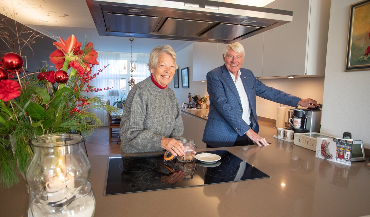 Joke en Theo Kort zijn al vele jaren gelukkig samen en wonen in een prachtig appartement in Naarden.