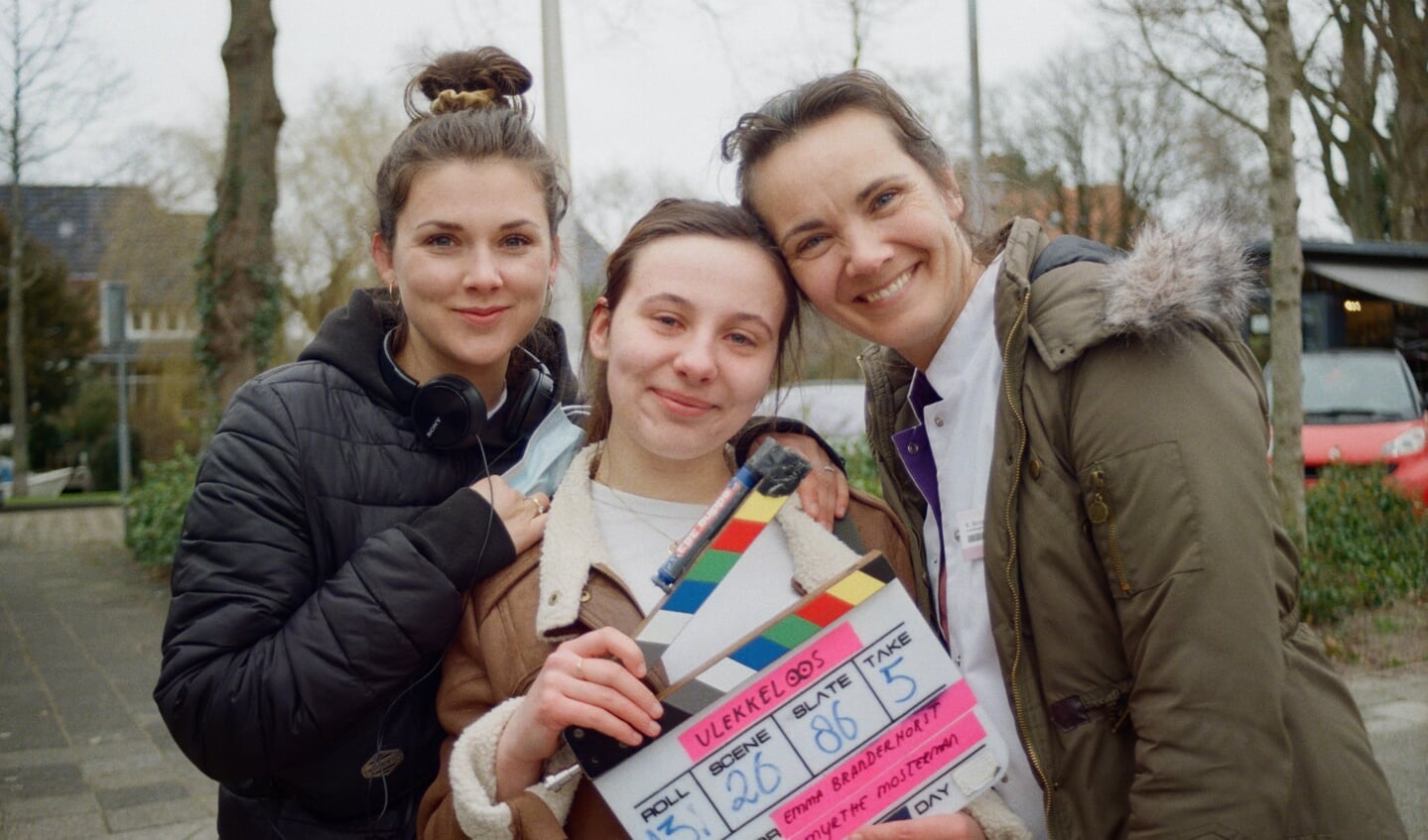 Emma Branderhorst (links) met Alicia Prinsen (Ruby) en Astrid van Eck (moeder Barbara).
