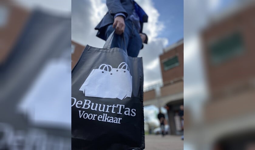 <p>DeBuurtTas die door de scholieren is ontwikkeld en gekocht kan worden.</p>