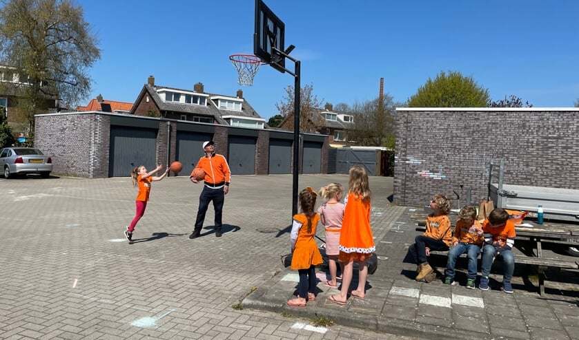 Koningsspelen aan Limburg van Stirumlaan.