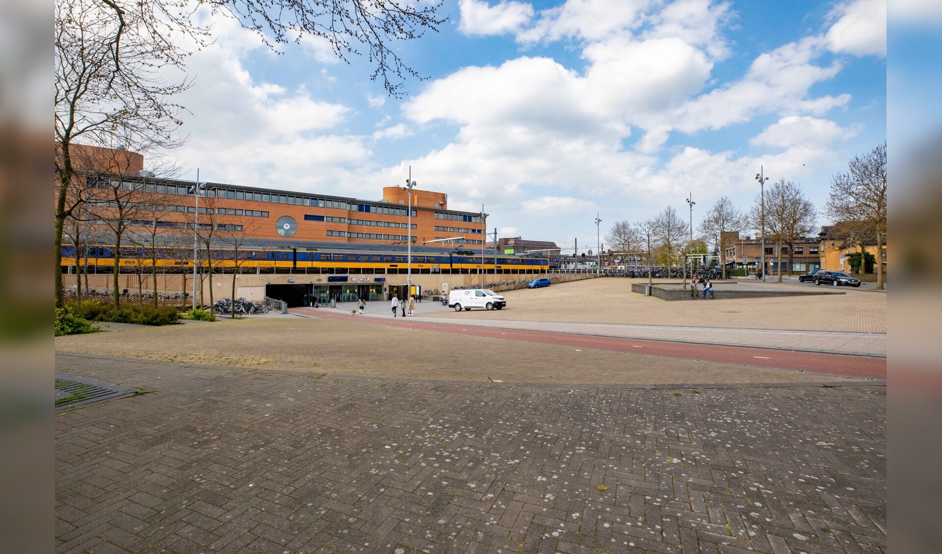 Het Oosterspoorplein. 