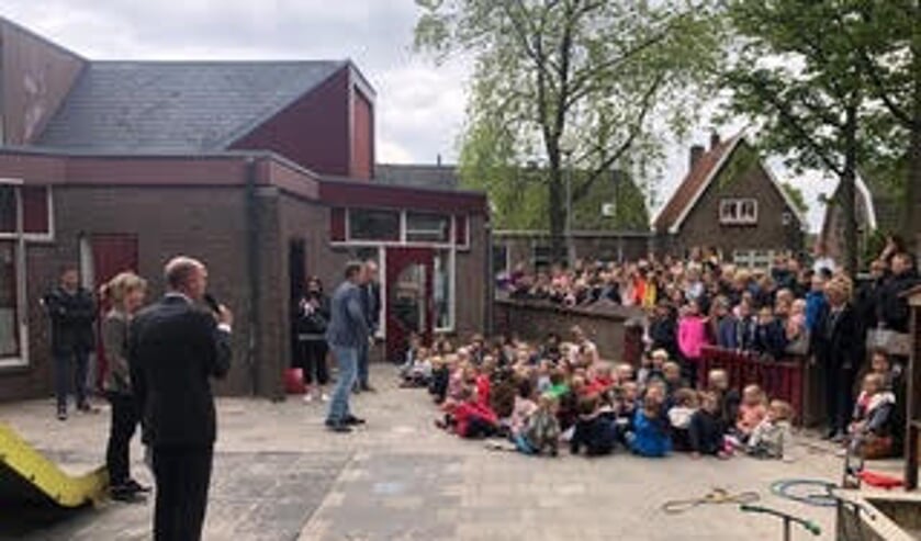 <p>Twee jaar geleden verdiende conciërge Bas van de Jozefschool in Muiden de titel Conciërge van het Jaar.</p>