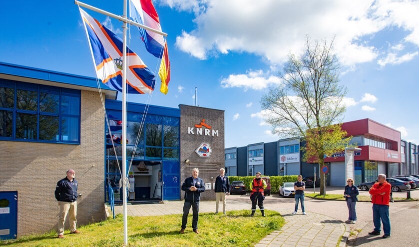 <p>KNRM Huizen wilde het moment niet zomaar voorbij laten gaan en stond er vanmorgen even bij stil.</p>