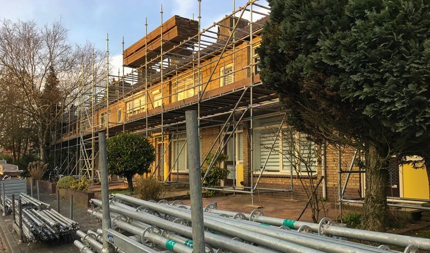 <p>Woning in de steigers.</p>