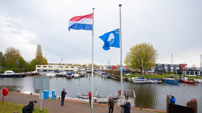 De gemeentehaven Huizen heeft voor het vierde jaar op rij de Blauwe vlag ontvangen.