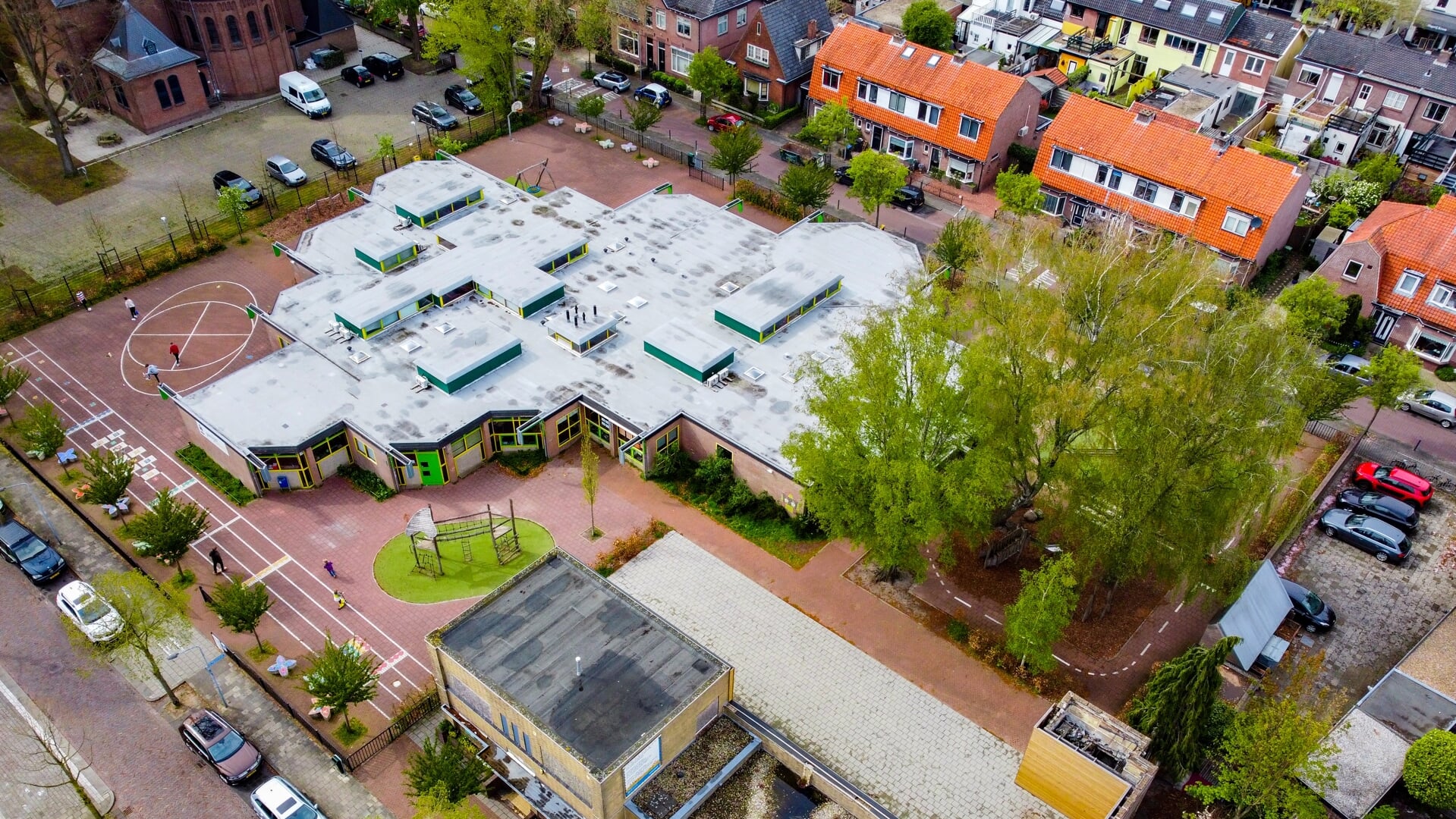 De huidige Paulusschool maakt plaats voor de Multifunctionele Accommodatie Hilversum Zuid. 
