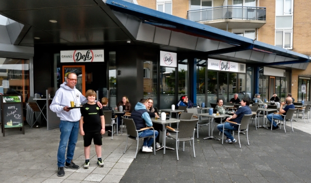 <p>Wessel Brouwer en zijn zoon Dean.</p>