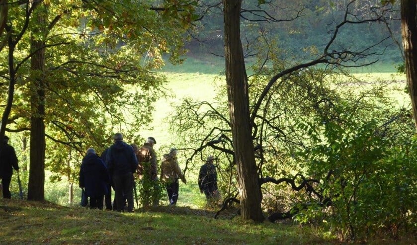 <p>Al eerder organiseerde Historische Kring Huizen een wandeling over het landgoed.</p>
