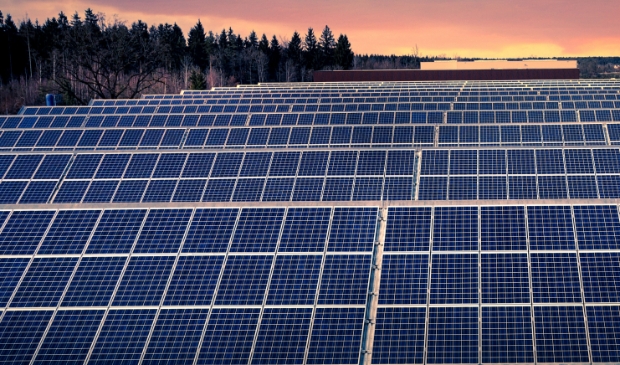 <p>Uit onderzoek blijkt dat de markt voor zonnepanelen op daken goed is ontwikkeld.</p>