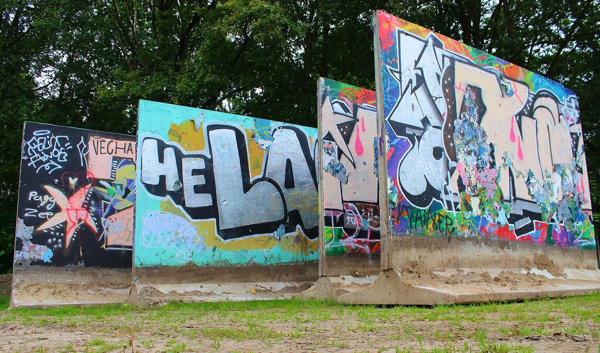 De graffitimuur van het Bad Vilbelpark staat nu in het depot.