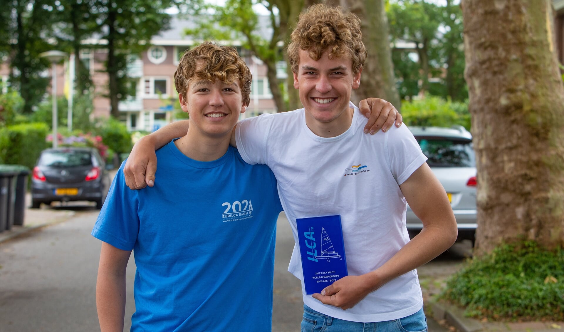 De broers Floris en Hidde - in witte T-shirt - Schraffordt.