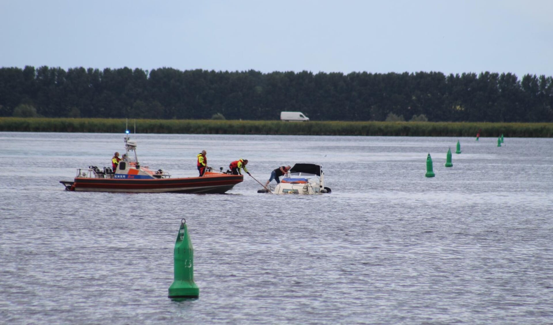 Het bootje op het Gooimeer was aan het zinken.