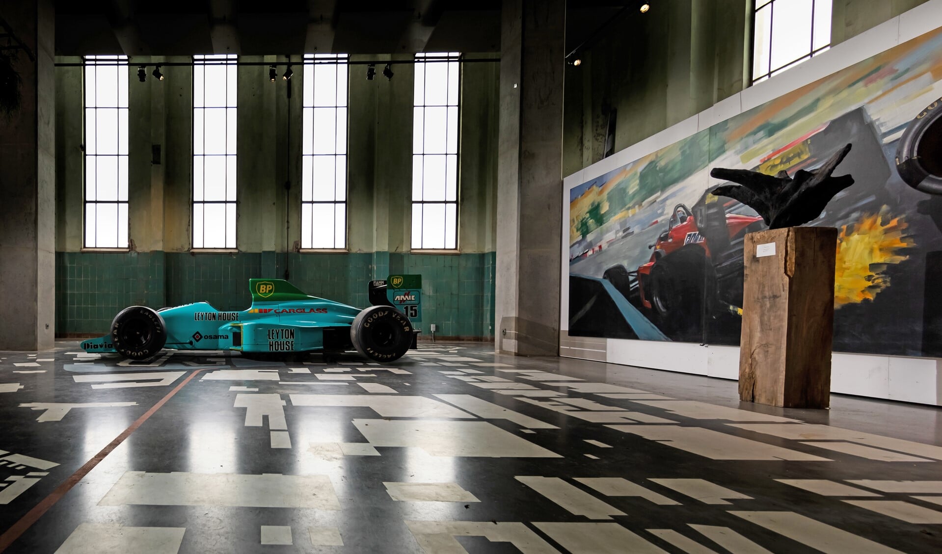 Kunstwerken die geïnspireerd zijn door Formule 1 zijn te zien in De Krachtcentrale tijdens de tentoonstelling Fast Art.