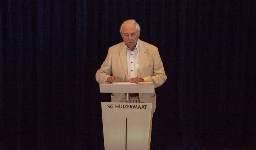 <p>Luc Stevens opende het schooljaar bij Scholengemeenschap Huizermaat.</p>