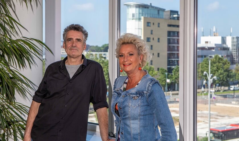 <p>Loopbaancoach Clemens Robers van het regionaal mobiliteitsteam en zelfstandig ondernemer Ans Jorritsma.</p>