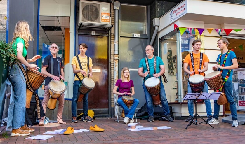 <p>De Djembégroep van het<em> </em>Gooisch Fanfare Orkest. </p>