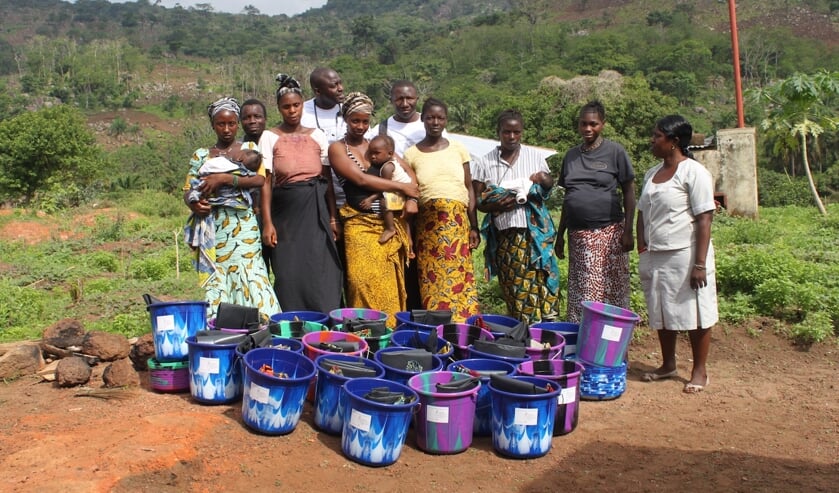 <p>In de birth buckets zitten alle basisbenodigdheden voor een bevalling.</p>