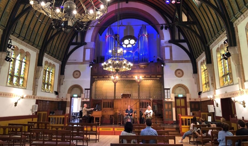 <p>Op 7 december spelen Christiaan de Jong en Kirsi-Marja Harju in de Van Houtenkerk.</p>
