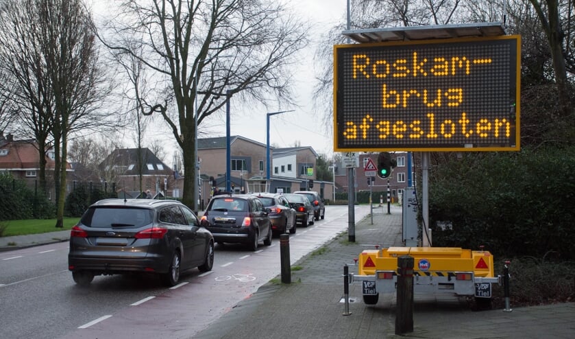 <p>De Roskambrug wordt afgesloten</p>