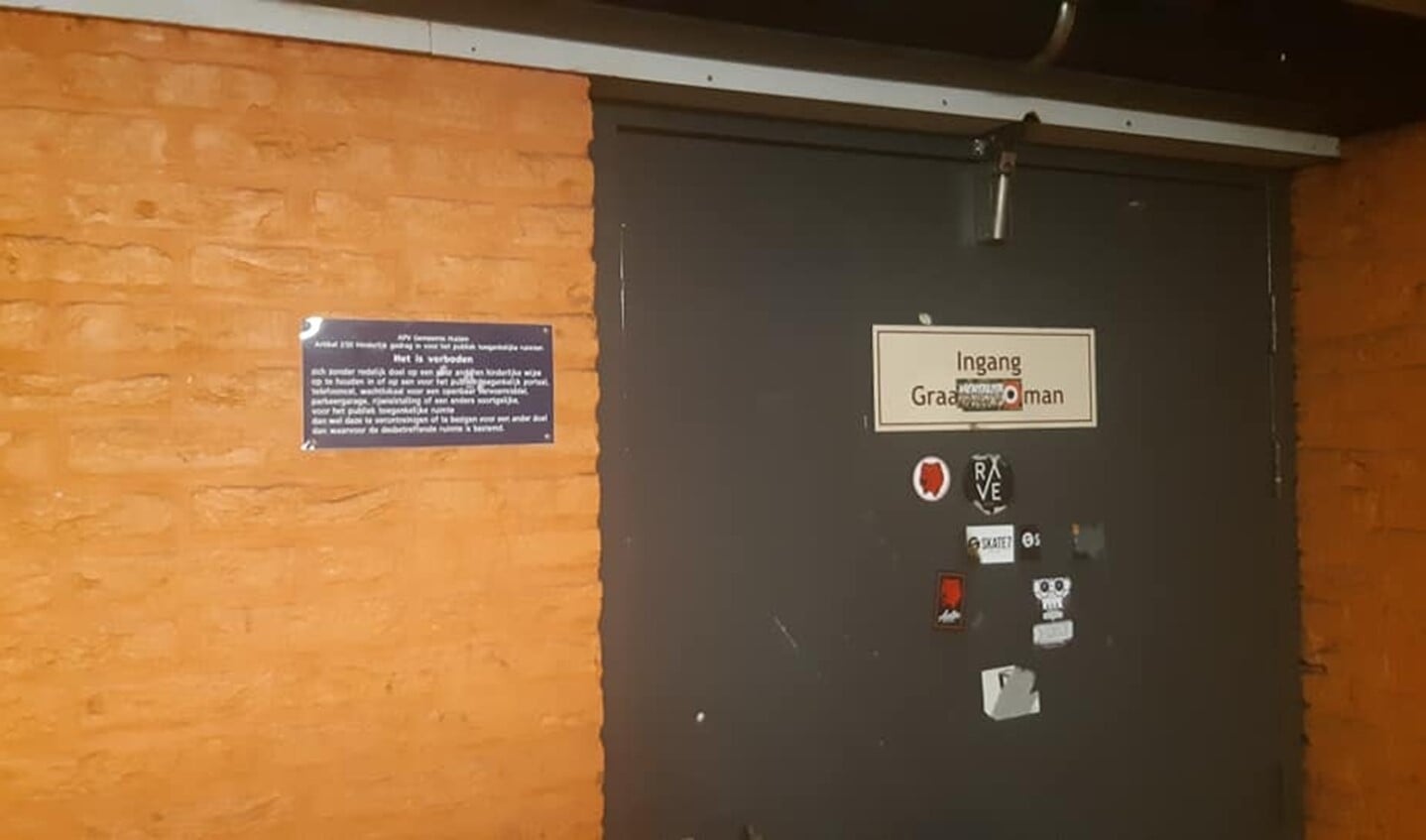De jongeren negeerden de bordjes.