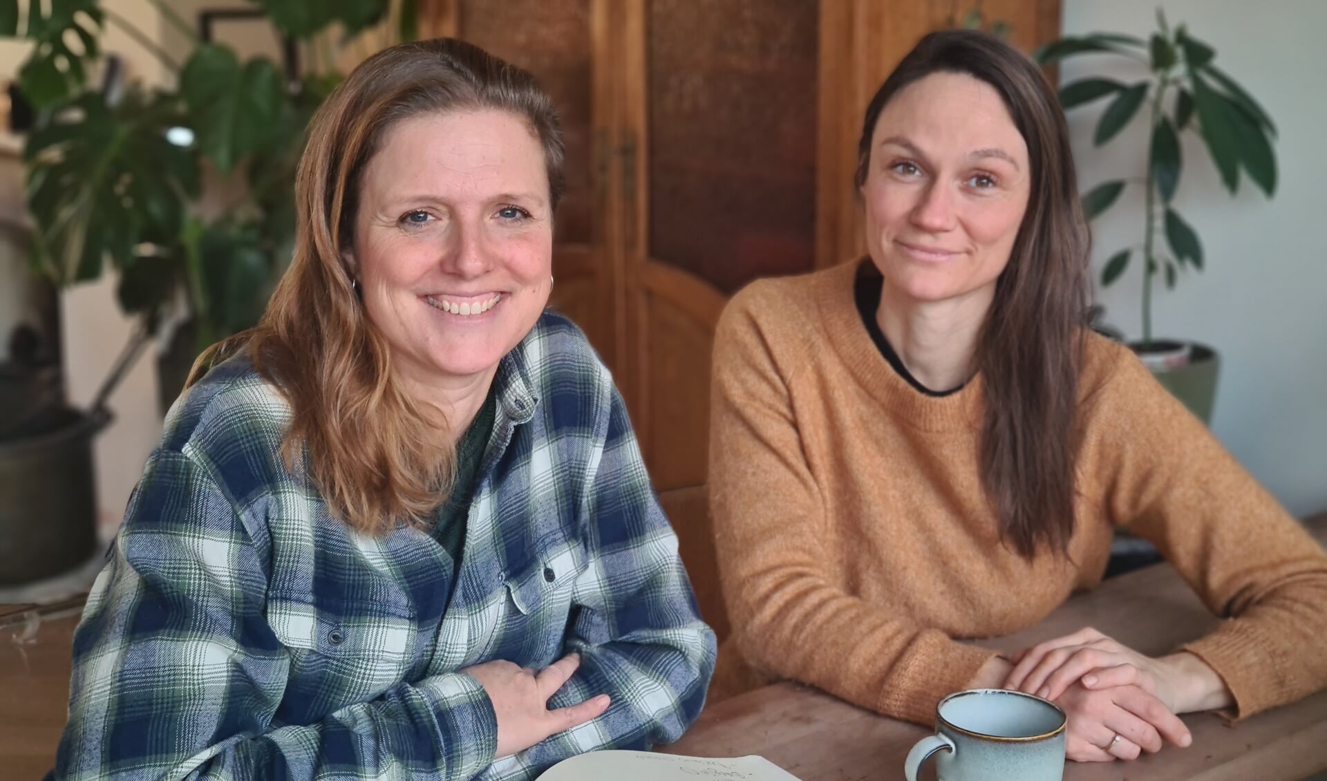 Willemijn Thiel (links) en Anna de Graaf-van Waveren