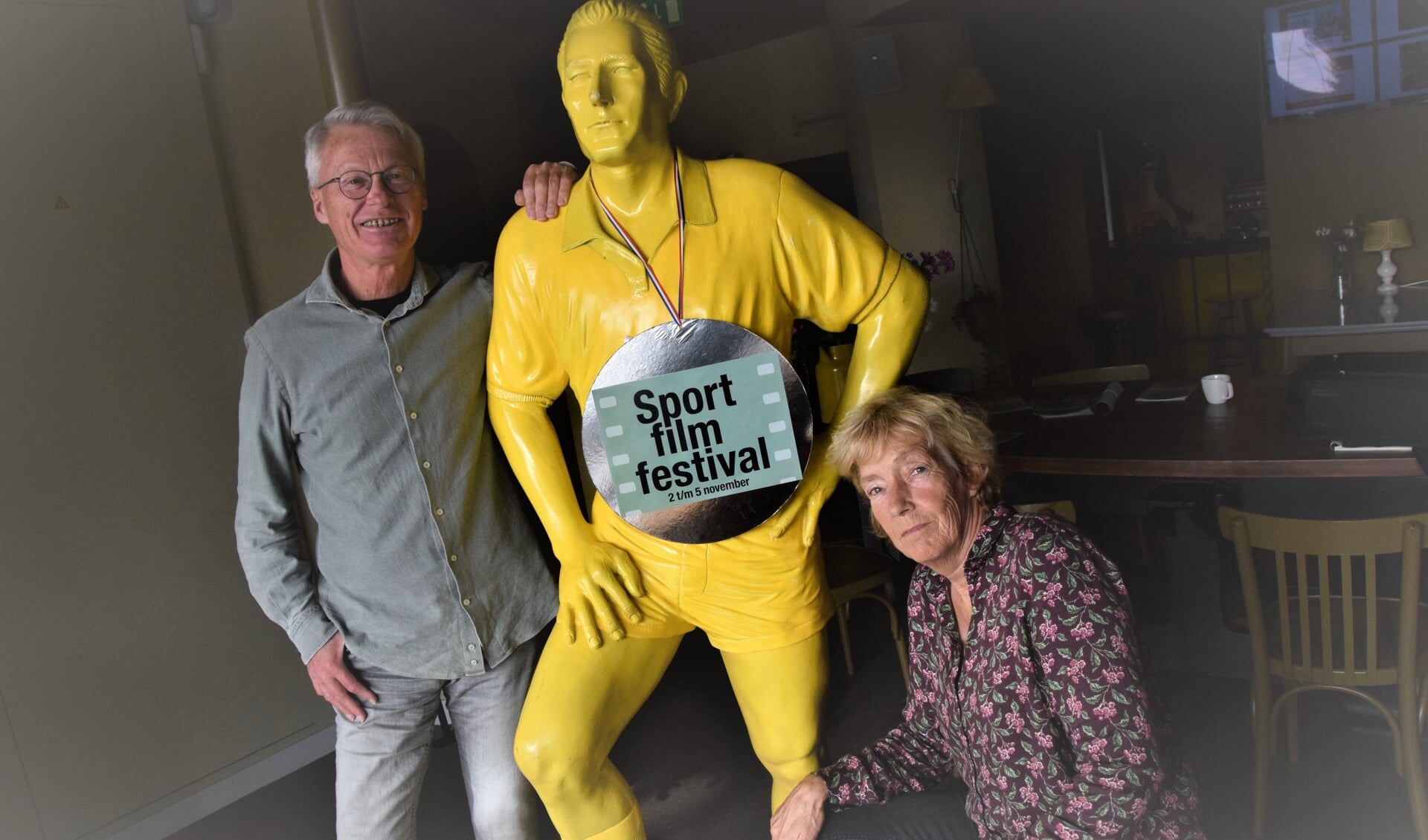 Door Vriend en Johan de Jong steken hun ziel en zaligheid in het Sportfilmfestival.