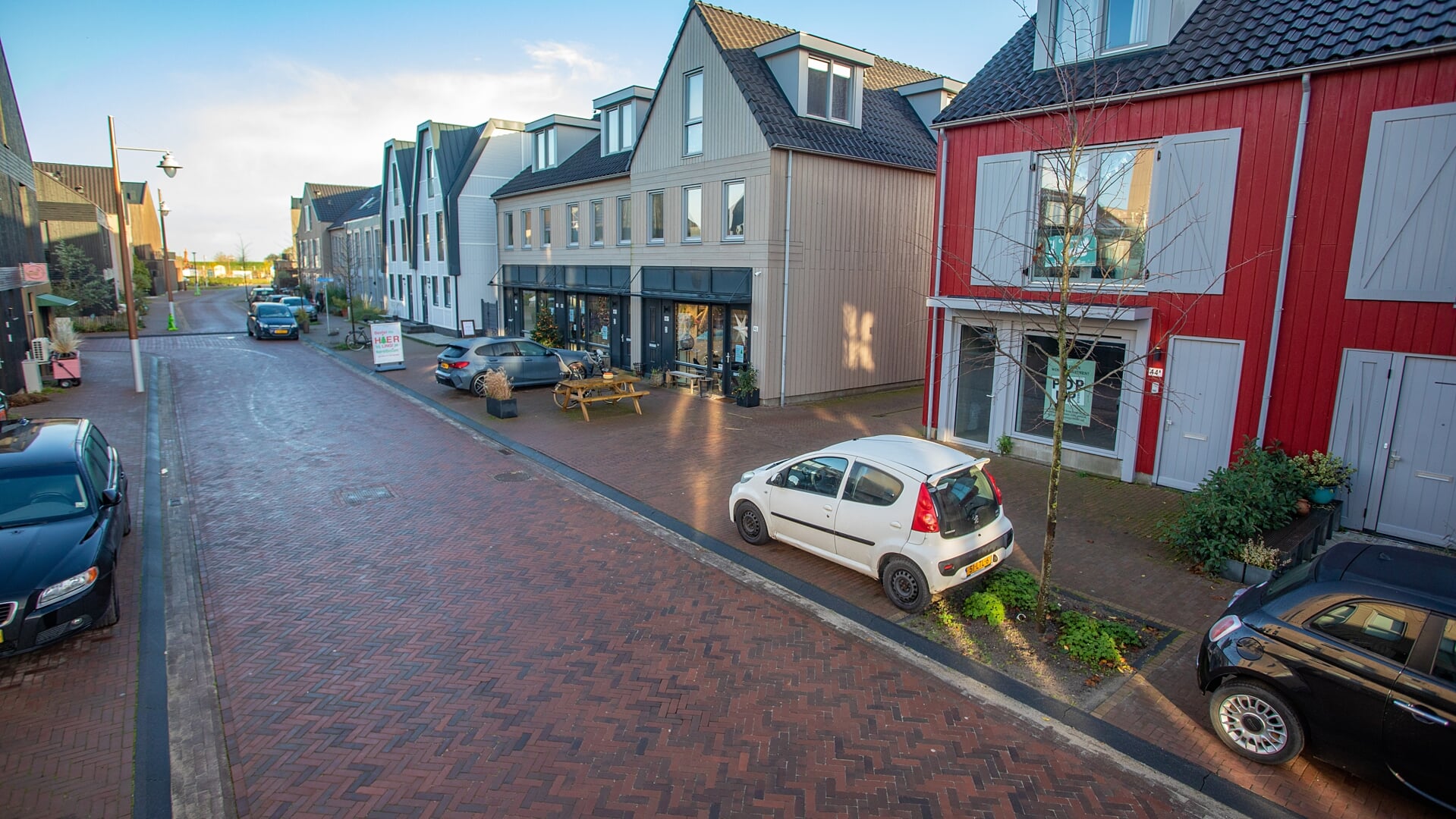 KNSF Vastgoed bouwt de nieuwste wijk in Muiden. Een inwoner stelde vragen over een arbitragezaak die Gooise Meren een bak geld gaat kosten.