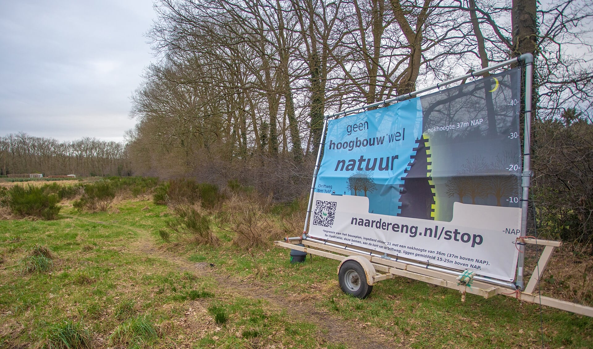 Naast protest van omwonenden gaat de gemeente Huizen nu ook in bezwaar.