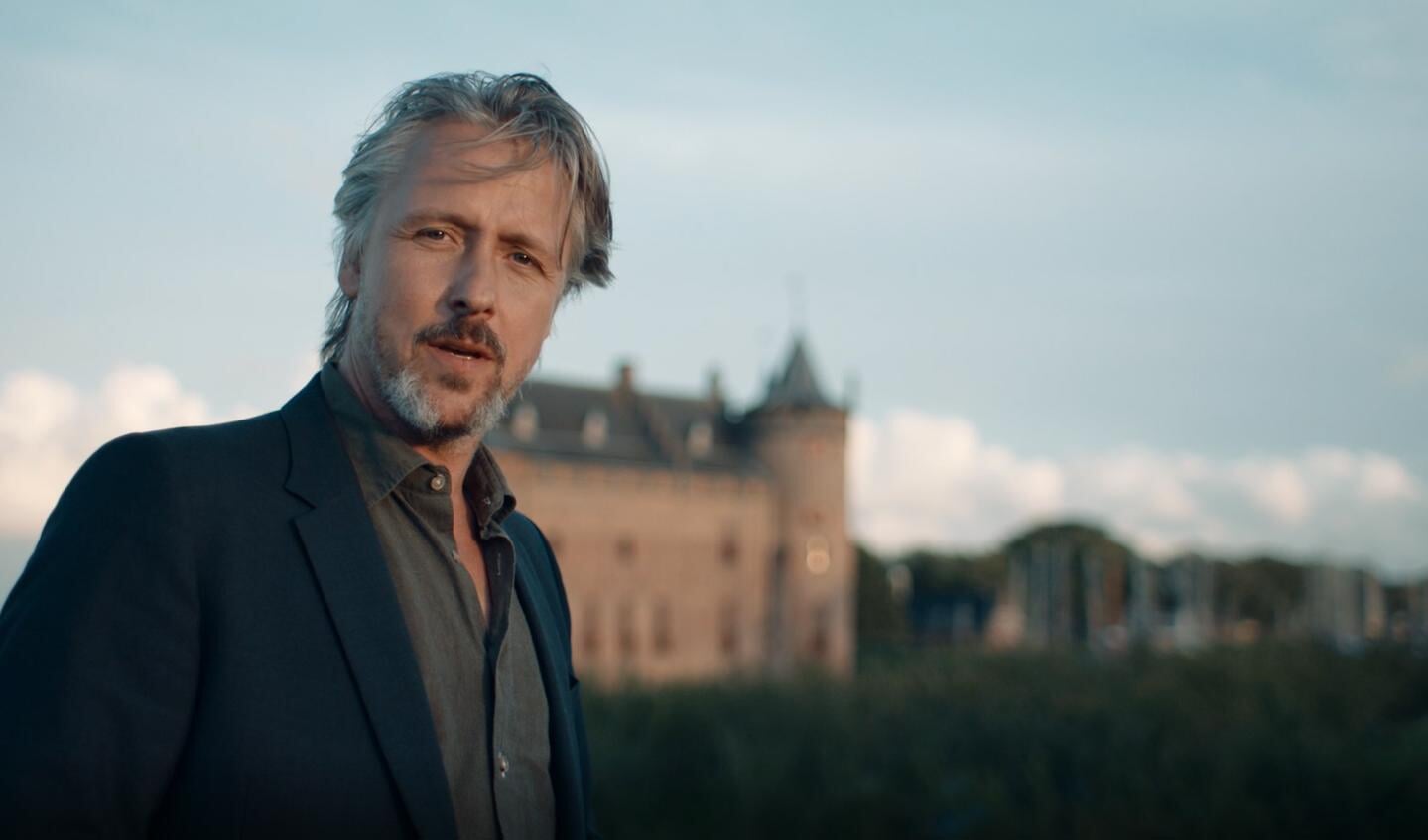 Daan Schuurmans bij Het Muiderslot.