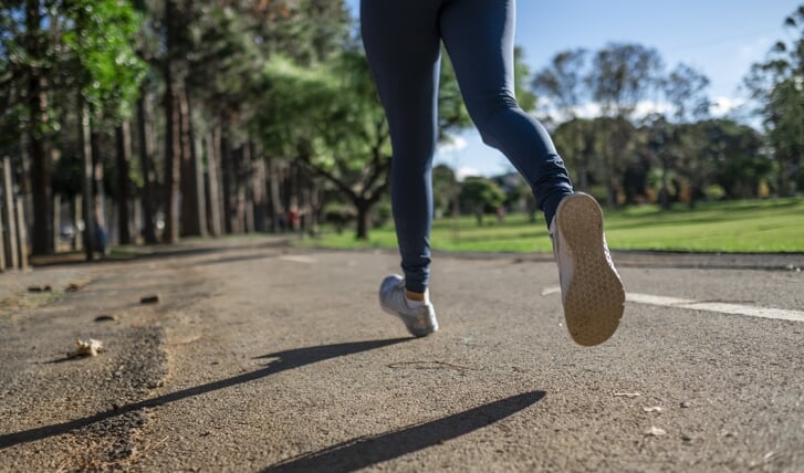 Het voornemen om 30 dagen iets gezonds te doen, zoals bijvoorbeeld hardlopen, maar wandelen kan ook.