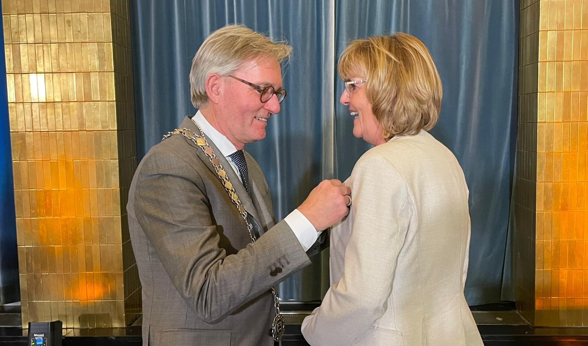 Burgemeester Gerhard van den Top en Annemarie den Daas.