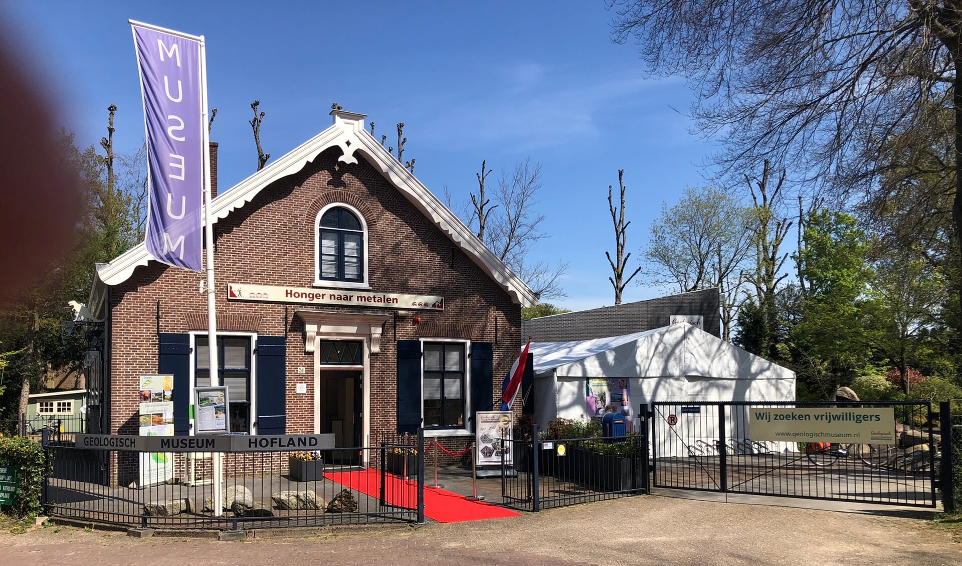 Het tolhuis aan de Hilversumseweg herbergt het museum tegenwoordig.