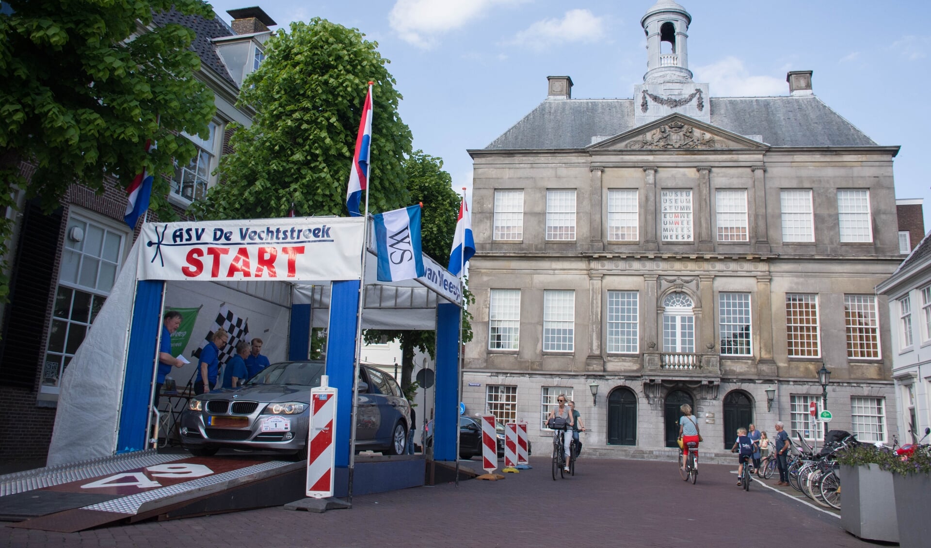 De start van de Nacht van Weesp op het Grote Plein.