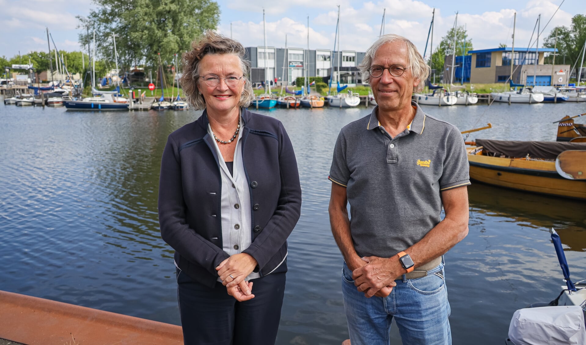 Evelien Schipper en Wim Buijs van het bestuur van de Stichting Huizer Havendag.