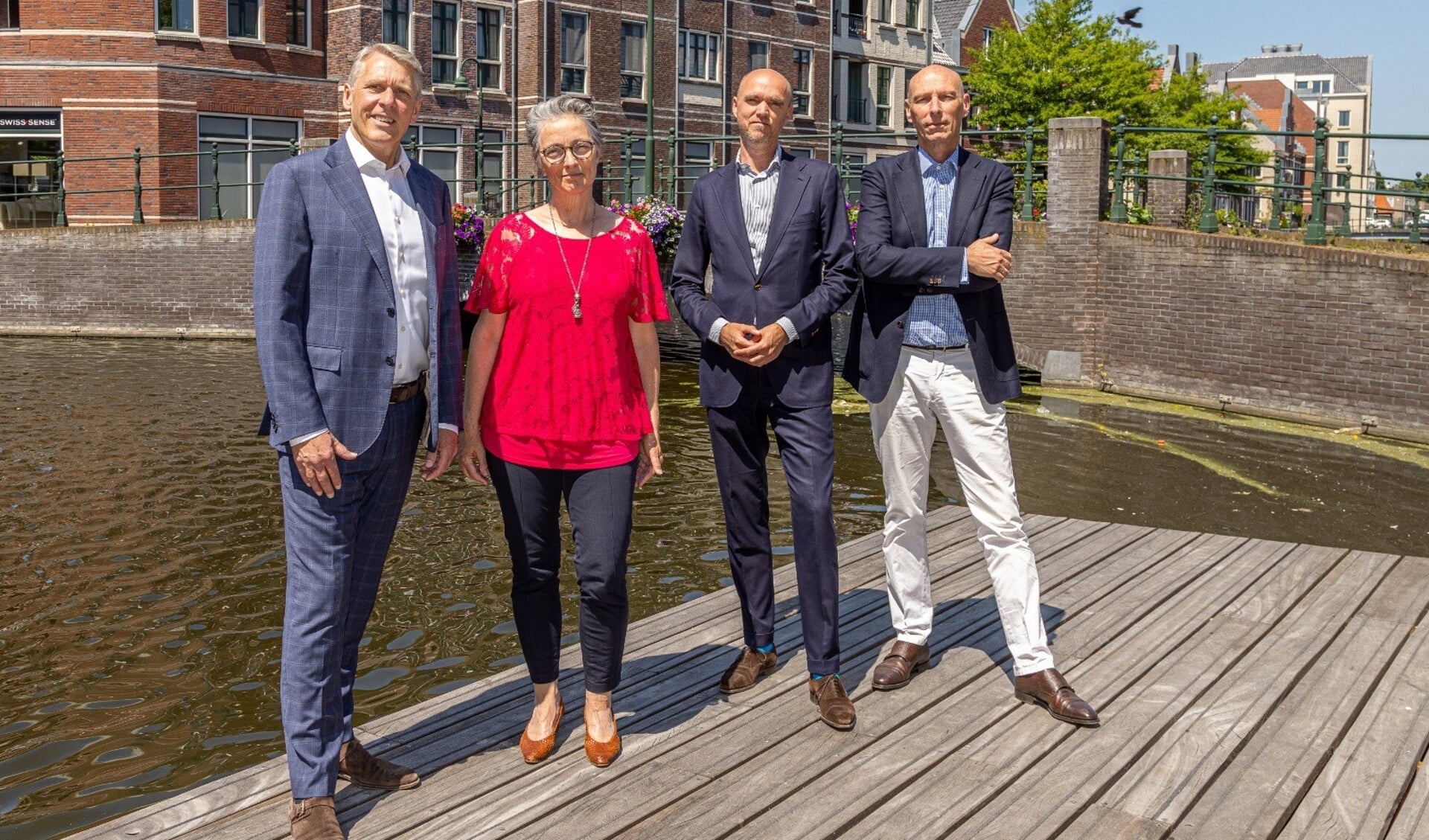 Gooise Meren gaat verder met vier wethouders. V.l.n.r. Nico Schimmel, Barbara Boudewijnse, Geert-Jan Hendriks en Alexander Luijten.